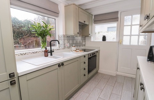 Stokesley Cottage | KESTREL COTTAGE, pet friendly, with open fire in Stokesley