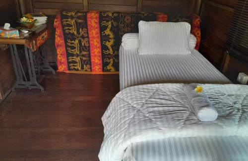 Ketewel Bed & Breakfast | Ketewel Bed & Breakfast Yoga Room