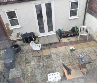Kettering House | Kettering Town Vacations Free WiFi & Long stay with Shared Bathroom, lounge & kitchen Double & Single rooms available