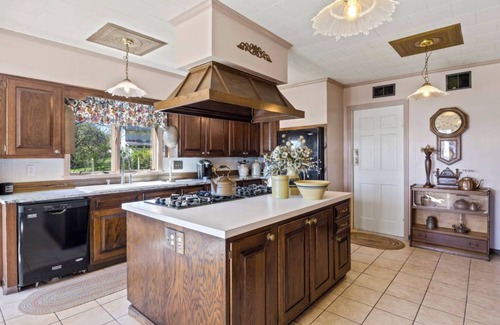 Penn Yan House | Keuka Cove House - Lake Views