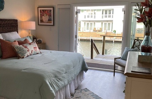 Key Allegro Condo | Key Allegro Excellent Canal Frontage with on-water boat parking off back patio