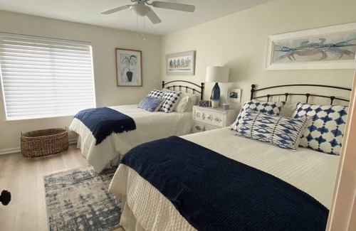 Key Allegro Condo | Key Allegro Excellent Canal Frontage with on-water boat parking off back patio
