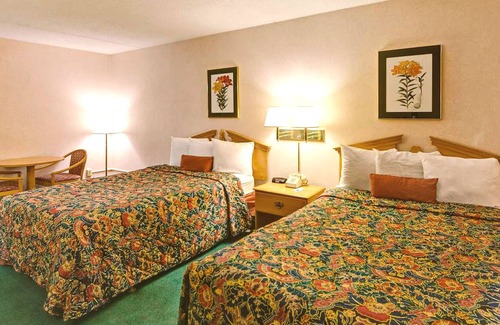 Roseville House | Key Inn Roseville - 2 Double Bed Smoking