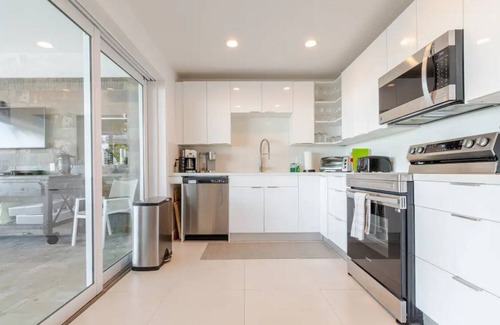 Key Largo House | #Key Largo beachfront: “Sunset Beach Paradise” private beach/Pool Home ,