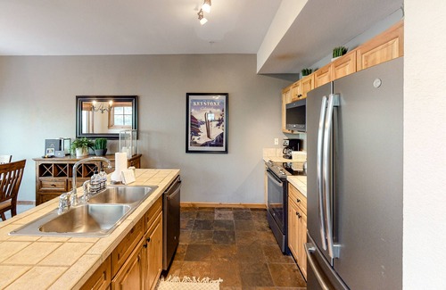 Lakeside Village House | Keystone Village Home w/Shared Hot Tub & Free Ski Transport - Walk to Dining