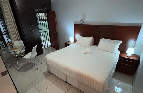 Tshwane House | Khami Guesthouse