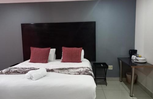 Emalahleni Hotel | Khayalami Hotel - Emalahleni