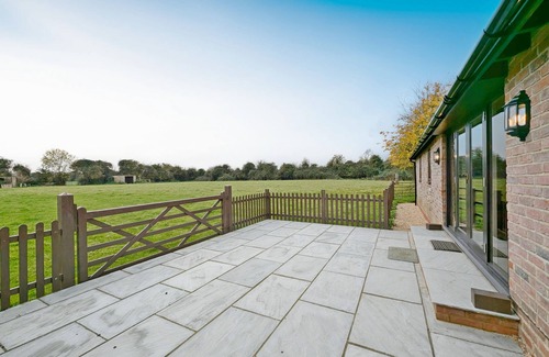 Chichester Cottage | Khukra Kharka Cottage - a cottage that sleeps 4 guests in 2 bedrooms