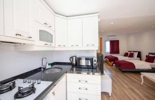 Gumussuyu Mahallesi Apartment | KİNG SUİTE EXTRA LARGE SPACIOUS LUXURY SUİTE
