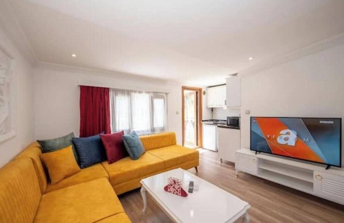 Gumussuyu Mahallesi Apartment | KİNG SUİTE EXTRA LARGE SPACIOUS LUXURY SUİTE