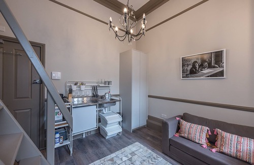 Campden Apartment | Kick-Ass Kensington Studio