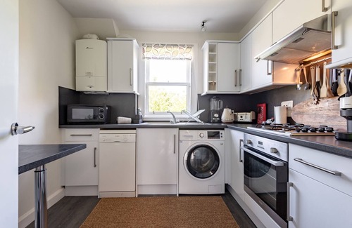 St. Andrews Ski Chalet | Kidston Court (No 9)