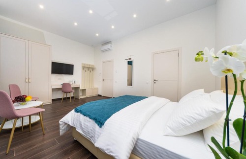 Shevchenkivs'kyi District Hotel | Kiev Story