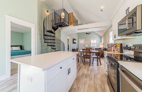 Harbinger House | KIL9116 Kilmarlic Nelson Cottage. Golf Resort, Community Pool & Fitness