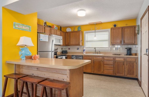 Kill Devil Hills House | Kill Devil Hills 425: Oceanside, Pet Friendly, Hot Tub, Close to Beach Access