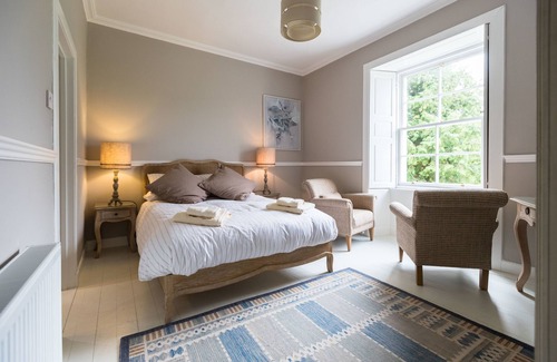 Alexandria Bed & Breakfast | Kilmaronock Manse B&B