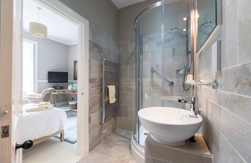 Alexandria Bed & Breakfast | Kilmaronock Manse B&B