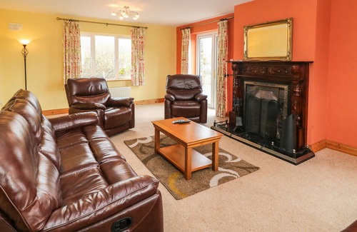 Glanlough Cottage | KILTYMON COTTAGE, family friendly in Bantry, County Cork