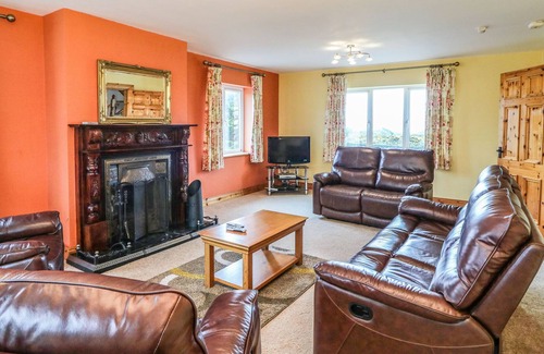 Glanlough Cottage | KILTYMON COTTAGE, family friendly in Bantry, County Cork