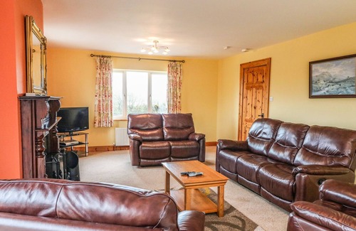 Glanlough Cottage | KILTYMON COTTAGE, family friendly in Bantry, County Cork