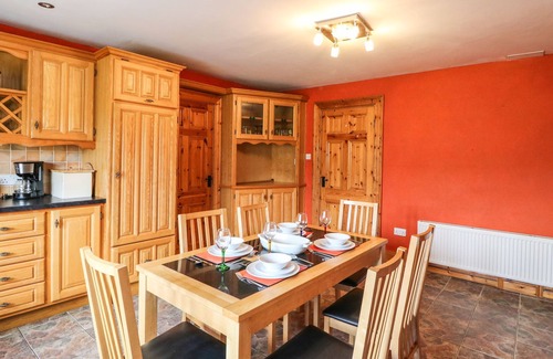 Glanlough Cottage | KILTYMON COTTAGE, family friendly in Bantry, County Cork
