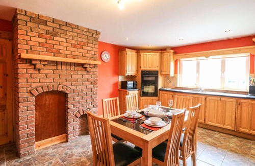 Glanlough Cottage | KILTYMON COTTAGE, family friendly in Bantry, County Cork