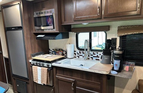Hawley RV Rental | Kim’s Cozy Campers - The Cozy Memory Maker - Lake Wallenpaupack