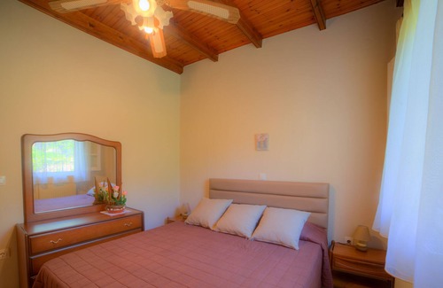 Lakones House | Kineri Country House "Villa Elie": An Exotic Mediterranean Escape