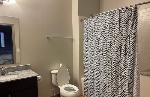 Scioto Mile Apartment | King & 2 Queen Bedrooms Downtown