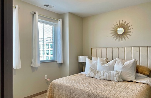Scioto Mile Apartment | King & 2 Queen Bedrooms Downtown