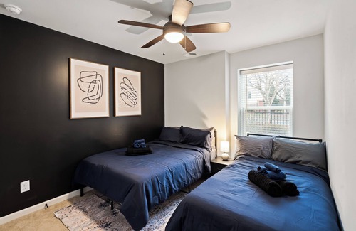 Charlotte House | King 3BR Townhouse in Camp North End