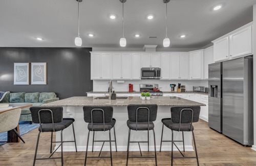Durham House | King 4BR Townhouse to Downtown Durham