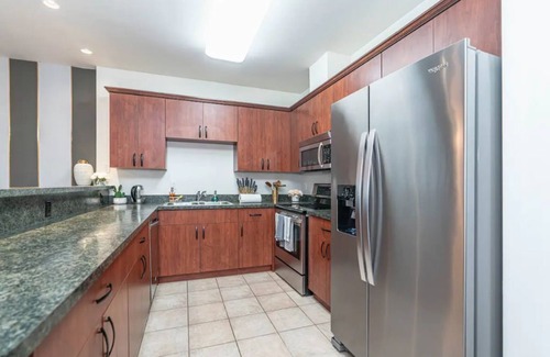 Dearborn Apartment | King Bed+2 Queens+Office+300Mbps+Smart TV*Balcony