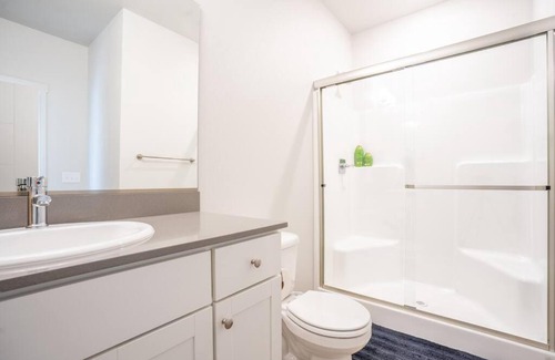 Vancouver Apartment | King Bed Boho Design near Local Coffee Shop & Grocery Store