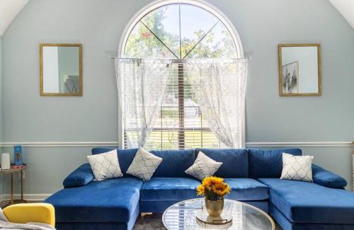 Berclair House | King Bed Cozy Urban Retreat-Central Memphis