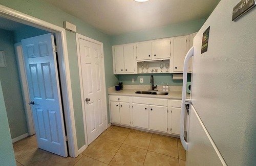 Dunedin Cottage | King bed - Walk to Downtown & Waterfront
