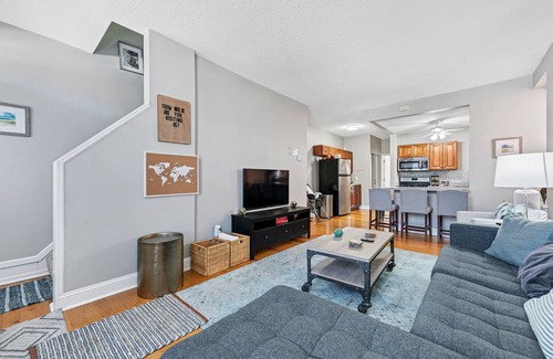 Downtown St. Louis House | King Beds/3Baths Renovated Spacious By StayStLouis