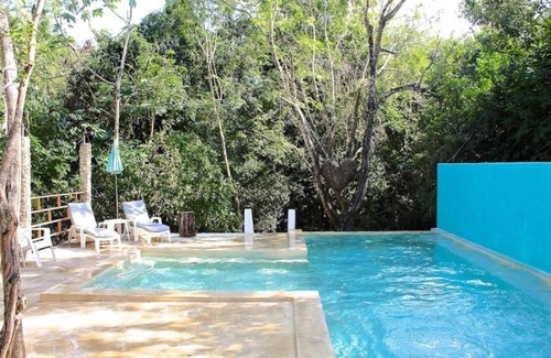 Akumal House | King Bungalow Guest House in Small Gated Communitynn