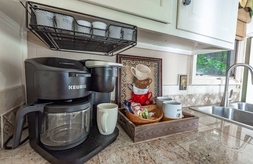 Sapphire House | King Ensuite+Resort Access 1.5m+Waterfalls/hiking