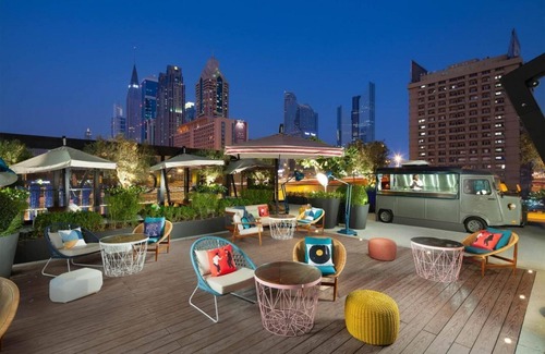 Jumeirah House | King Room At La Mer Beach By Luxury Bookings