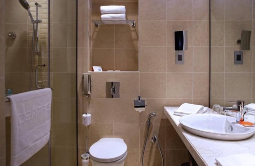 Abu Dhabi City Center Apartment | King Room Near Wahda Mall And Al Nahyan Stadium
