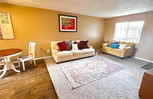 Camelback East Apartment | KING SIZE BED IN ALL BEDROOMS!