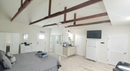 La Vista House | King Size Sassy Studio
