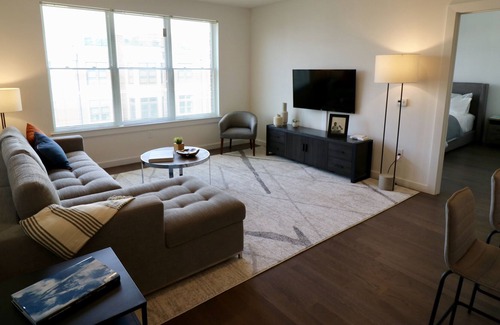 Hoboken House | King Suite Top Floor Minutes to New York City