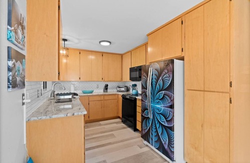 Port Angeles House | KingBeds/FastWiFi/CoffeeBar/FencedYard/OlympicView/Central location