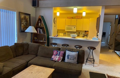 Kings Beach Condo | Kings Beach Lovely 3 B/2 B condo/pool 1 mile to the beach 7 mi to ski resort