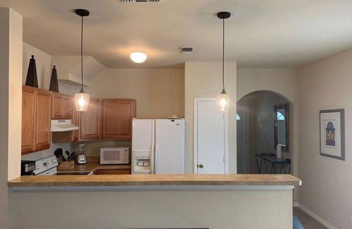 San Antonio House | Kings CASTLE:3 Bedroom SeaWorld, RIM, Medical &BMT