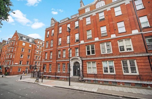 St. Pancras Apartment | Kings Cross Studio by Flexy