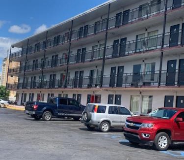 Birmingham Hotel | Kings Inn Civic Center/UAB
