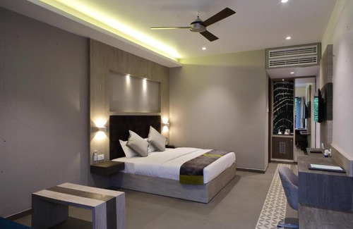 Kanpur Hotel | Kingston Resort